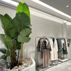 Tiểu cảnh cây giả cho shop quần áo