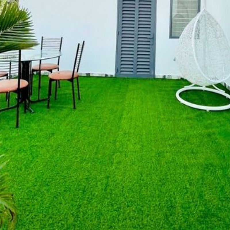 thảm cỏ nhân tạo ngọn cao 1cm trang trí ngoài tròi