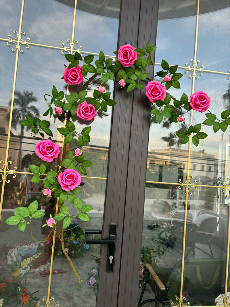  Dây hoa hồng leo giả KT 150cm_ màu hồng đậm