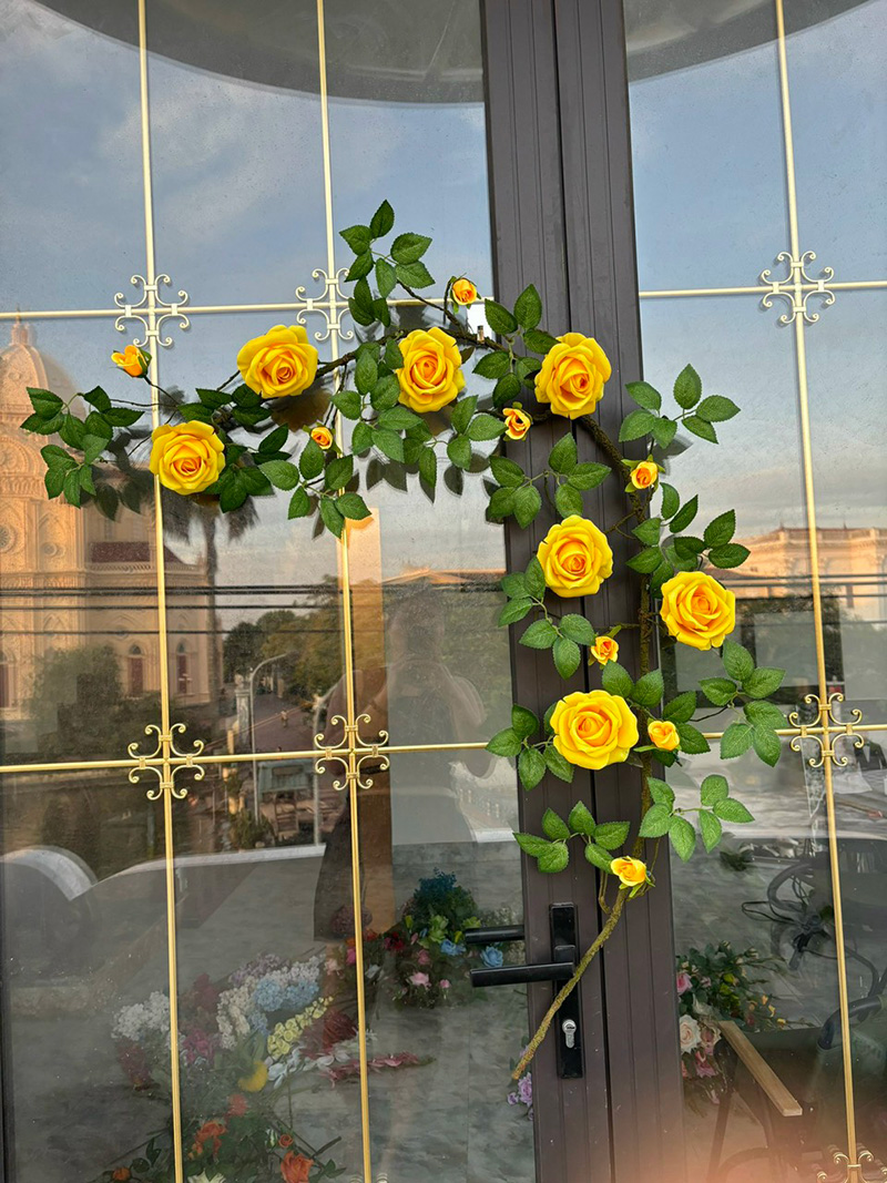  Dây hoa hồng leo giả KT 150cm_ màu vàng